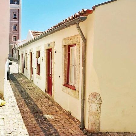 Apartments In The Castle Of S Jorge Lisbon Bagian luar foto