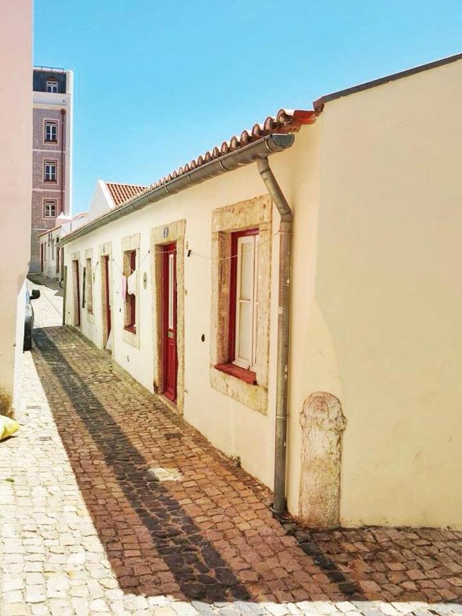 Apartments In The Castle Of S Jorge Lisbon Bagian luar foto